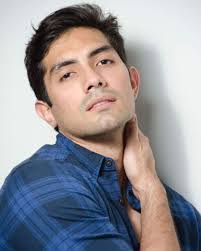 Michael Roa's Instagram, Twitter & Facebook