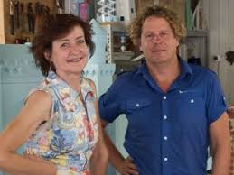 Critici van het nieuwe bewind vonden het te vies en ook de nieuwe bestuurders waren ook niet te spreken over de rauwe volkse sfeer. 4 Sos Vrijheid Gelijkheid Broederschap Meerkunst