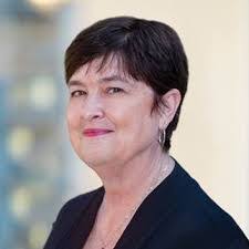 Leanne Ritter's Instagram, Twitter & Facebook