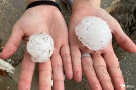 Österreich liegt im geographischen hagelepizentrum europas, jährlich gibt es dutzende fälle, bei denen der hagel 2 cm durchmesser erreicht, weiters kommt es jedes jahr zu. 8a9evozyyb5zxm