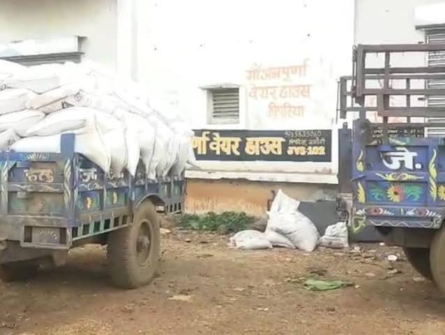 जबलपुर में 1.37 करोड़ का गेहूं घोटाला: 5167 क्विंटल अनाज गायब; केंद्र प्रभारी समेत 10 लोगों पर एफआईआर दर्ज