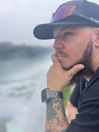 Run Jasmine Run!!! Arris is making himself look like a man with a sexual  problem… I know I feel uncomfortable just watching I can't imagine how a  good preachers daughter feels…. |