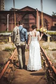 A professional studio isn't the only place to achieve amazing pictures indoors. Fun And Creative Wedding Photo Ideas Likeitgirl