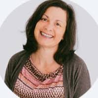 Stephanie Fielder's Instagram, Twitter & Facebook