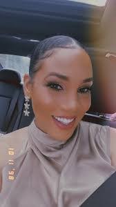 Monique Holloway's Instagram, Twitter & Facebook