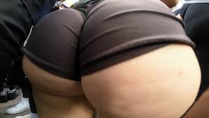 Grope bubble booty in tight shorts candid rave - Candid Teens