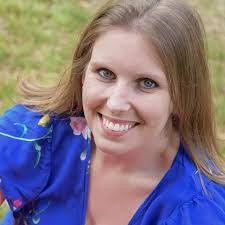 Alicia Burgess's Instagram, Twitter & Facebook