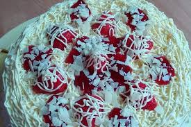 Erdbeer Spaghettieis Torte Von He Fe Chefkoch Spaghetti Eis Eiskuchen Torten