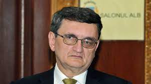 Astfel că în actuala constituție despre instituția avocatul poporului se spune doar că: Avocatul Poporului Victor Ciorbea O Duce Prost Cu Banii E Pe Cale SÄƒ Fie Dat AfarÄƒ Din CasÄƒ De BÄƒnci Epoch Times Romania