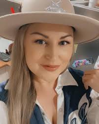 Corinne Davis (@corinned_84) • Instagram photos and videos