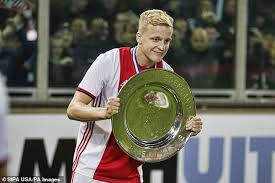 Donny van de beek family consists of father and mother and a brother. Ajax Offer Donny Van De Beek A New Deal In Bid To Ward Off Interest World Sports Tale