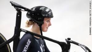 Zginął z rąk bellatriks lestrange, która rzuciła w niego sztyletem, gdy teleportował się z ronem, harrym i hermioną, podczas ucieczki z. Mqal Xxfes7usm