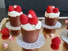 Recette De Coques Chocolat Chantilly Recette En 2020 Coque En Chocolat Recette De Coques Chocolat