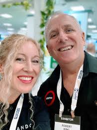 Kelly Ingham's Instagram, Twitter & Facebook