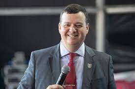 Soares é dono da rit tv, uma emissora uhf, e da nossa tv, uma operadora de tv paga. Entrevista Revista Graca Show Da Fe