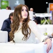 18 8k Likes 835 Comments Roaa رؤى الصبان Alsabban Roaa Alsabban On Instagram لا شيء يصفك سوى احرف اسمك فأنت أنت Beauty Long Hair Styles Hair Styles