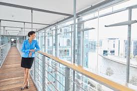 Das hotel wagenknecht lädt sie ein. Sahra Wagenknecht Ruckkehr An Die Spitze