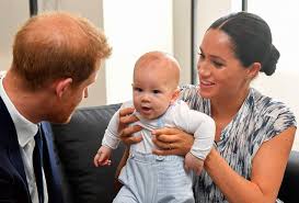 É o sexto na linha de sucessão ao trono. Archie Harrison Filho De Principe Harry E Meghan Markle Esta Feliz Com O Sol Da California