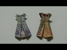 Hai semuanya✋✋ pada video ini saya mejunjukkan cara membuat origami uang kertas mainan menjadi baju yang keren. Cara Bikin Origami Gaun Dress Dari Uang Kertas Youtube Origami Uang Bungkus Kado Origami