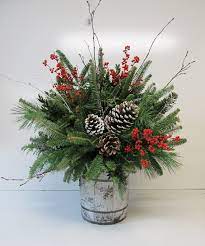 Good quality silk flowers with no tattered edges and realistic colors are costlier but they look almost like real flowers. Christmas Arrangements Assorted Greenery Arrangements Christmas Flower Arrangements Christmas Floral Arrangements Christmas Floral