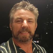 Hello, I'm Francine and something to know about me is that I've been to  Ireland 5 times and would go back there in a heartbeat to live there. My  favorite cities are