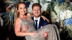 Bryce and melissa took safety precautions by wearing matching face masks. Mafs 2021 Melissa Rawson And Bryce Ruthven Announce They Are Engaged And Pregnant With Twins