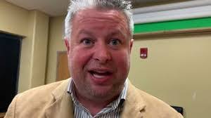 Sean Edinger's Instagram, Twitter & Facebook