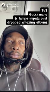 Travis Scott montre son amour pour 'Deadbeat' : r/TameImpala