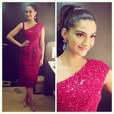 Birthday Special Sonam Kapoor S 30 Most Stylish Looks Rediff Com Movies However, when asked about it at the ongoing reliance digital and filmfare glamourandstyleawards, she said, people think i'm stylish. sonam kapoor s 30 most stylish looks