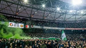 Na de rellen tegen tottenham hotspur in 1974 ontstond de hooligan groep vak s later werd deze naam gewijzigd in s.c.f ( sport club feyenoord ). Eindhoven Weert Feyenoord Hooligans Tijdens Jc Schaal Fr Fans Nl