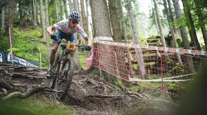 Pidcock takes home a third gold of the day for team gb in the men's mountain bike race. Zweites Wm Gold Fur Briten Tom Pidcock Saalfelden Leogang