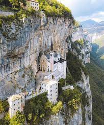Solenne concelebrazione eucaristica nella basilica superiore. Santuario Madonna Della Corona A Secluded Paradise Unusual Places