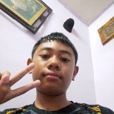 Daniel Izhar's Instagram, Twitter & Facebook