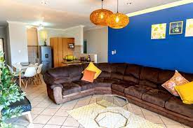 Place hooks around the edge of your ceiling every 2 ft (61 cm). L Escalier Cabanas 107 Apartment Amanzimtoti