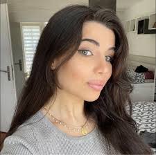 If I'm not taken, where would you take me to? 😊 Just kidding 😂