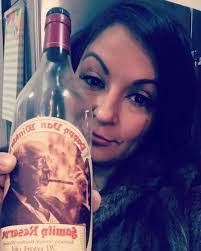 Kelly Carmack's Instagram, Twitter & Facebook