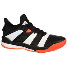 Zudem passt er sich optimal deinen füßen an, sodass du bequem aber bei jedem schritt unterstützt. Handballschuhe Stabil X Erwachsene Schwarz Orange Adidas Decathlon Osterreich