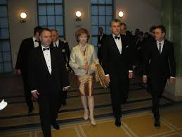 In 1996 radu duda se casatoreste cu alteta sa regala principesa margareta a romaniei. Asr Principesa Margareta A Romaniei Principele Radu Si Principele Nicolae CetÄÅ£eni De Onoare Ai JudeÅ£ului Cluj RÄsunetul