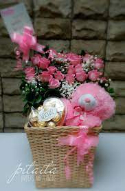 Happy Anniversary Hamper For Your Luv One Every Gift Has A Story Www Pitaita Blogspot Co Id Gifts Happy Anniversary Gift Wrapping