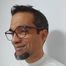 Amazon.com: La brújula del destino : y otros relatos fantásticos (Spanish  Edition) eBook : Palpieris, Frank, Toro Montilla, Jesús, Hernández  Palpieris, Mariana: Kindle Store