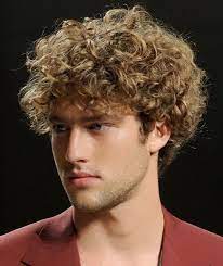 Laissez pousser pour un style plus actuel que jamais. 1001 Idees De Coiffure Ado Garcon Un Peu Trop Stylees Cheveux Ondules Hommes Coiffure Homme Coupe De Cheveux