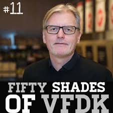 Imorgon lördag har VFDK den stora äran att presentera klubbens 11e  föreläsning. Domarkommitténs ordförande och den tidigare FIFA-AD Peter  Ekström kommer på besök. Peter kommer att ge oss en tillbakablick över sin