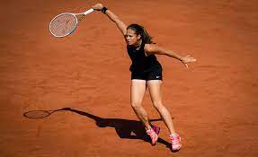 Россиянка дарья касаткина одержала победу над швейцаркой белиндой бенчич в матче второго круга второго в сезоне турнира серии большого шлема «ролан гаррос». L 8eujozgrohfm