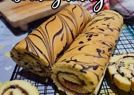 Beri butter cream moca dan gulung kembali. Recommended Resep Rahasia Bolu Gulung Anti Gagal