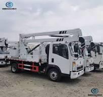 Sinotruk HOWO Machinery Hydraulic Aerial Cage Aerial Overhead Working  Platform Manlift Truck for High Altitude Advertising Installation