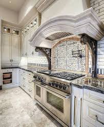 The layout shown in the photo is perfect for a flat, as the furniture does not take up much room. Luxurykitchen Luxury Kitchens Luxury Kitchen Design Luxury Kitchen
