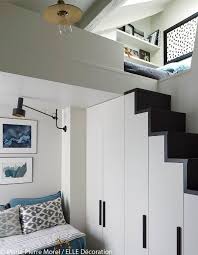 Amenagement Petit Studio Sous Les Toits Vivre Dans 11 M2 Elle Decoration Mezzanineloft Amenagement Petit Studio Sous Les To In 2020 Wohnung Haus Interieurs Wohnen