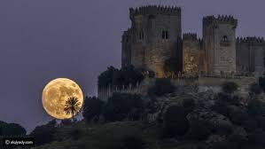 أجمل صور القمر العملاق ظاهرة نادرة لم تحدث منذ 7 عقود Super Moon Supermoon 2016 Supermoon Photos