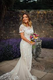Embody all the romance and glamour on your special day in one of maggie sottero's short sleeve wedding dresses. 68 Prettiest Short Sleeve Wedding Dresses Weddingomania
