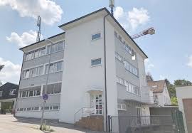 Der boden ist schönes dunkles laminat wie fast. Mieter Sucht Wohnung In Esslingen Am Neckar Mieten Vermieten